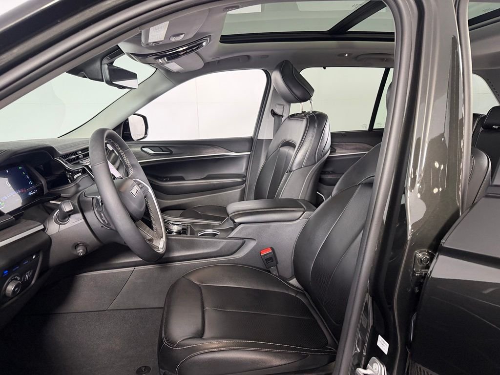 Used 2024 Pearlcoat Jeep Anniversary Edition 4xe image 20