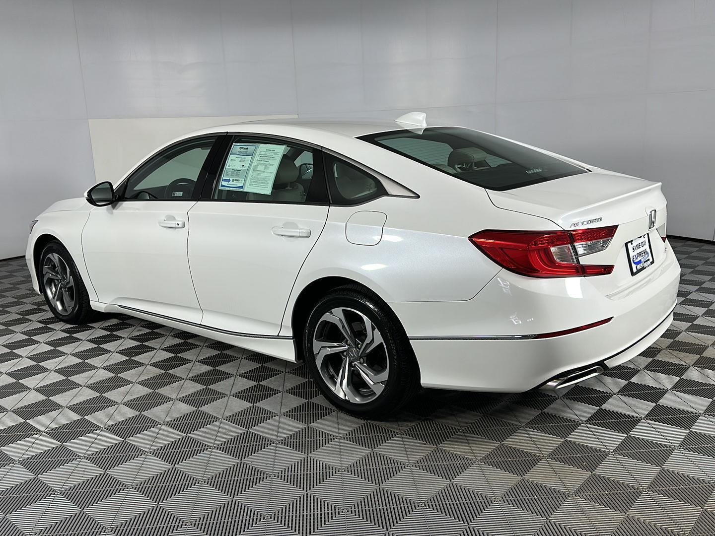Used 2020 Platinum White Pearl Honda EX-L image 23