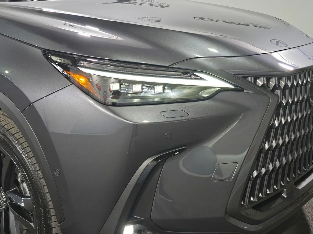 New 2026  Lexus 450h+ Luxury image 5