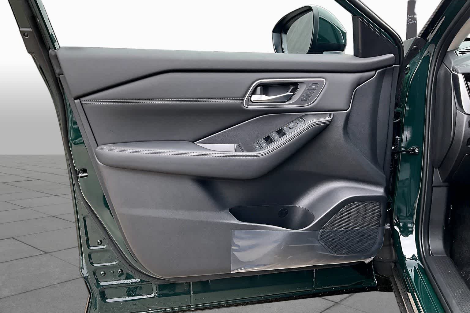 New 2026 Obsidian Green Nissan Platinum image 13