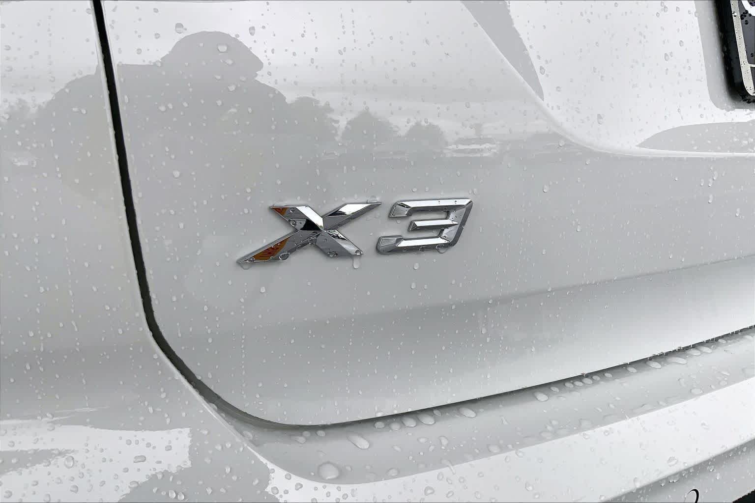 Used 2023 Alpine White BMW sDrive30i image 31