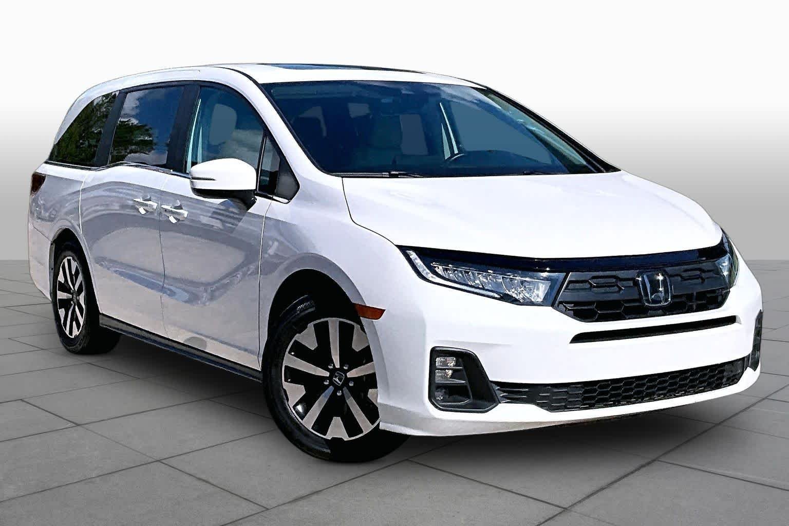 Certified Used 2025 Platinum White Pearl Honda EX-L image 3