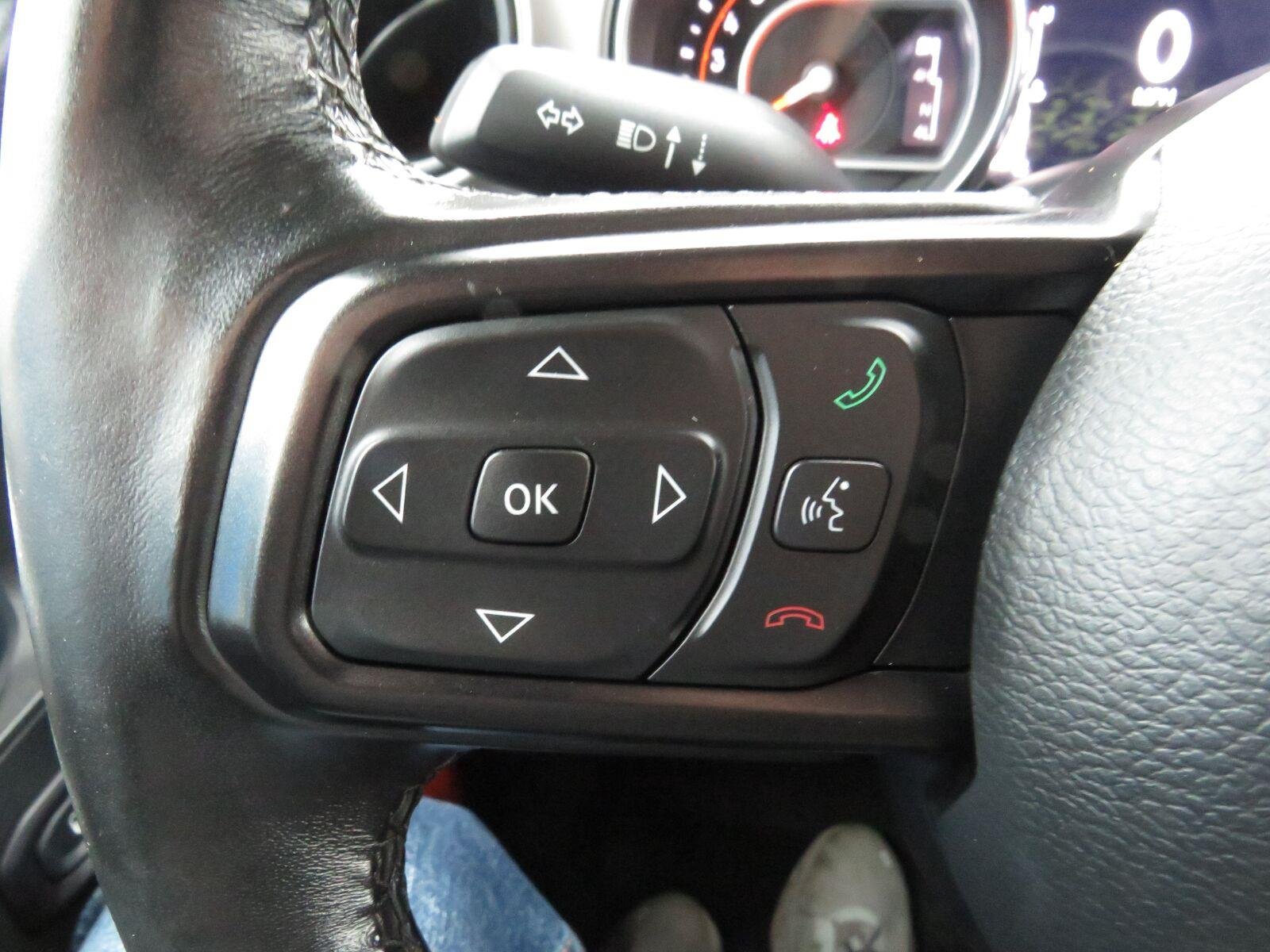 Used 2020 Punkn Metallic Clearcoat Jeep Sport S image 29