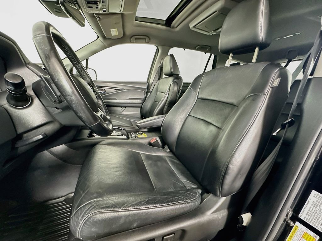 Used 2021 Crystal Black Pearl Honda Touring image 22