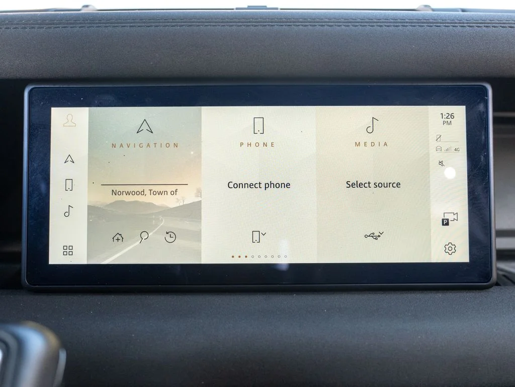Used 2023 Black Land Rover X-Dynamic SE image 22