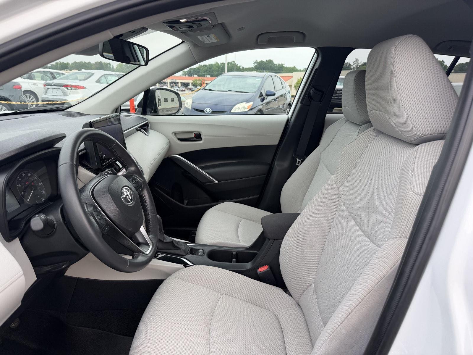 Used 2023 Wind Chill Pearl Toyota LE image 12