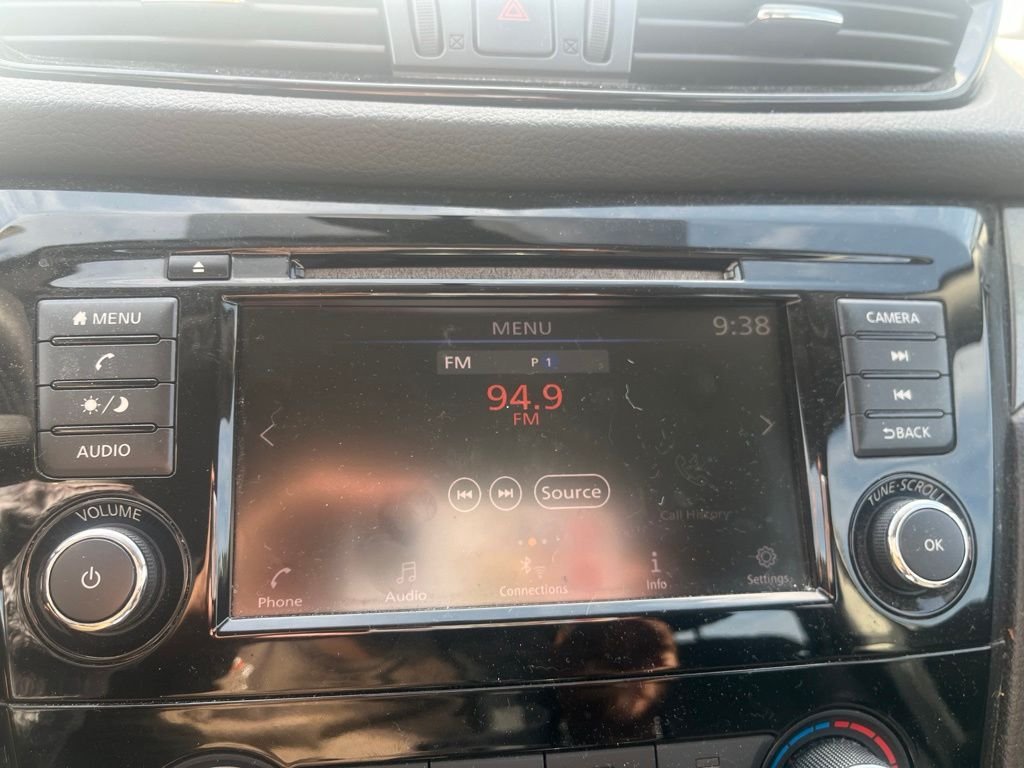 Used 2019 Gray Nissan S image 17