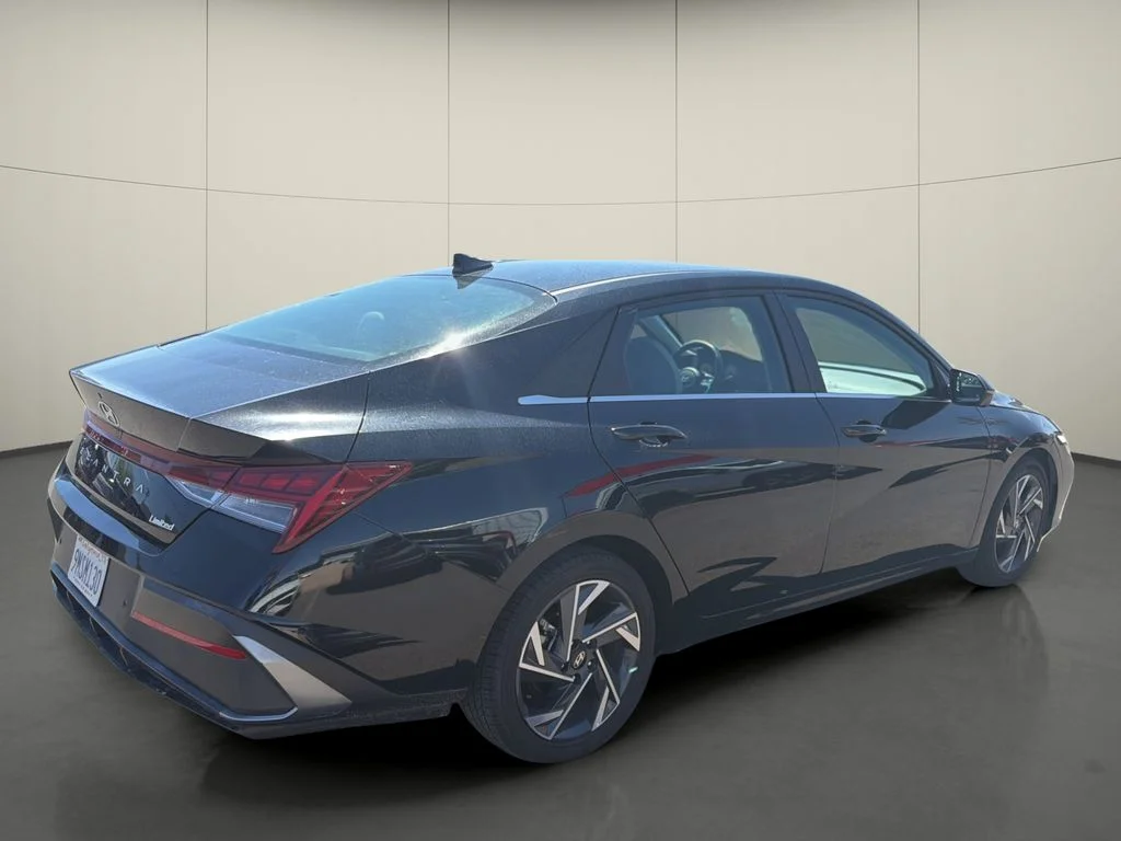 Used 2024 Black Hyundai Limited image 7