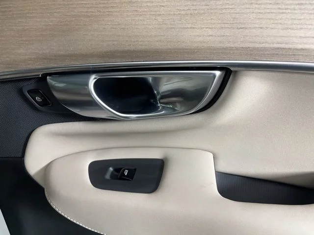 2025 Volvo XC90 Core - Photo 17
