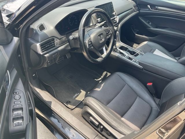 Used 2019  Honda Sport image 11
