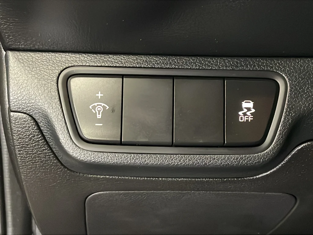 Used 2023 Black Kia LX image 28