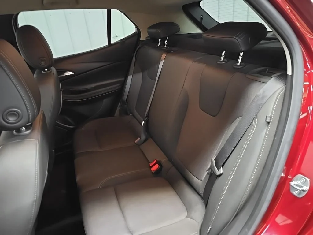 Used 2023 Red Buick Preferred image 34