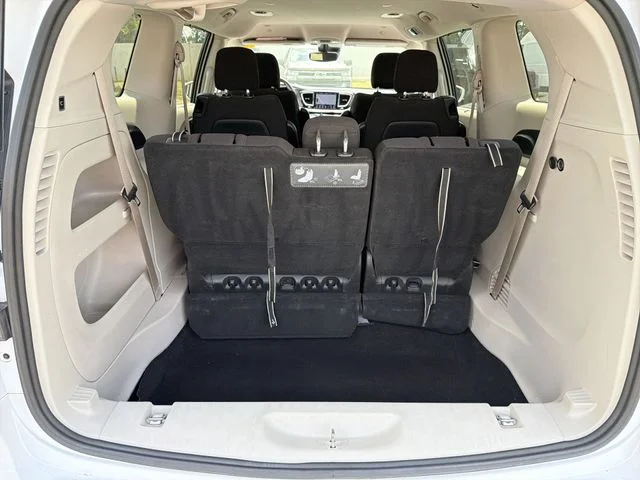 Used 2020 White Chrysler Touring image 38