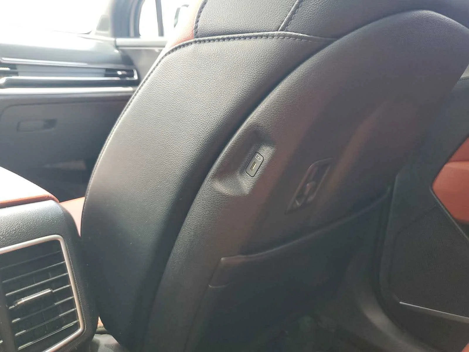 Used 2024  Kia SX image 21