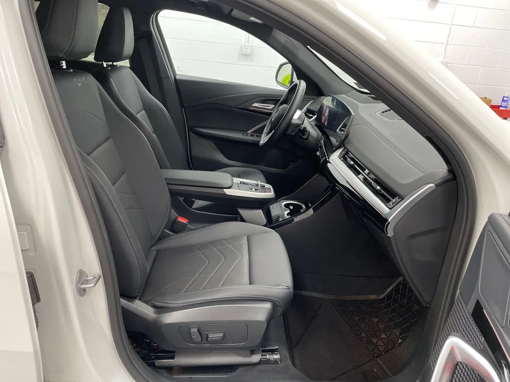Used 2026 Alpine White BMW xDrive28i image 10