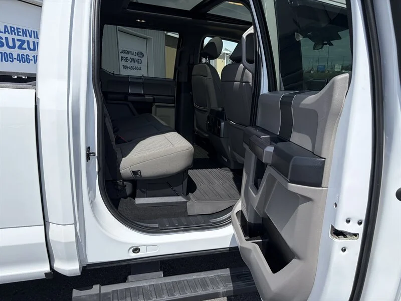 Used 2022 White Ford Super Duty XLT image 14