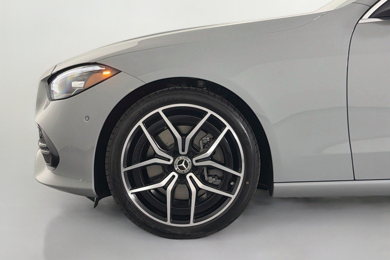 New 2026 MANUFAKTUR Alpine Grey Mercedes-Benz C 300 Sedan image 9