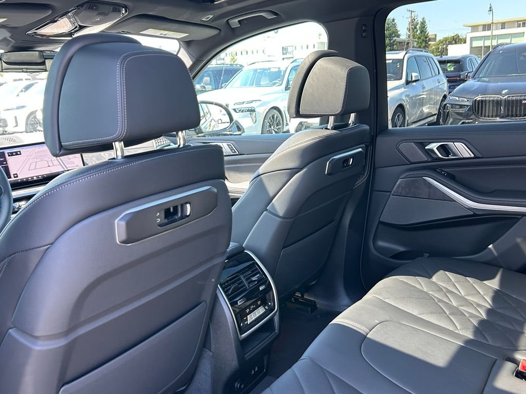 New 2026 Dravit Grey Metallic BMW xDrive50e image 31