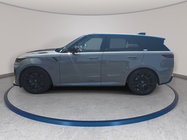 Certified Used 2025 Gray Land Rover SV Edition Two image 9