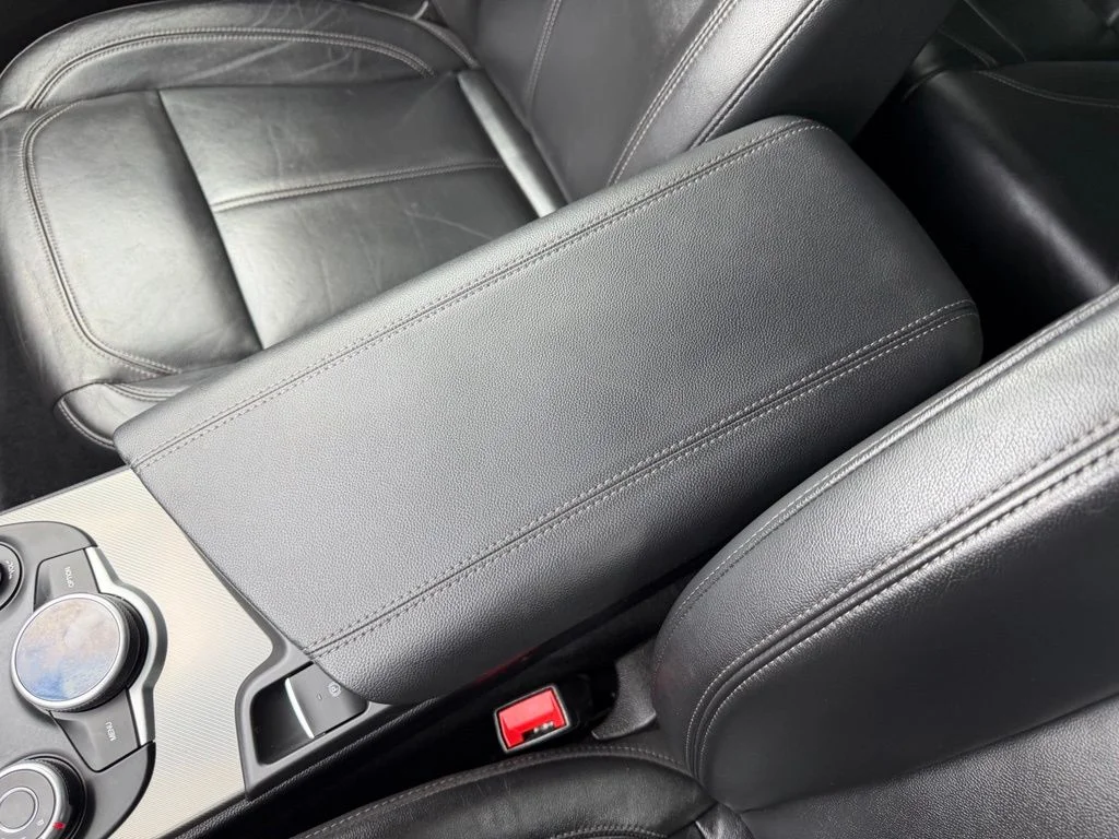Used 2018 Black Metallic Alfa Romeo Base image 26