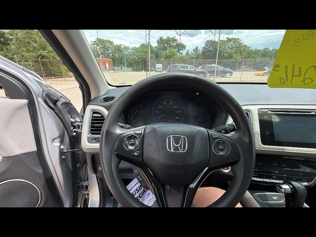 Used 2018  Honda EX image 11