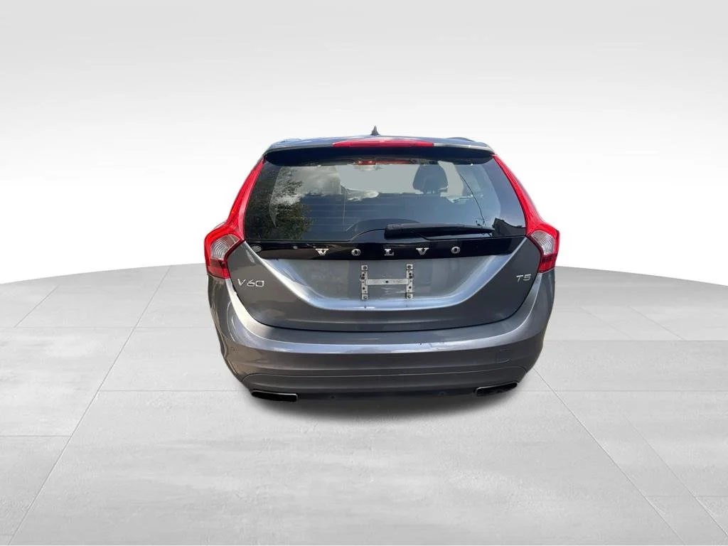 Used 2017 Gray Volvo T5 Premier image 4