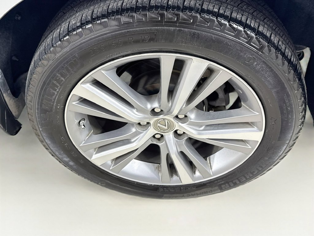 Used 2015 Silver Lexus 350 image 39