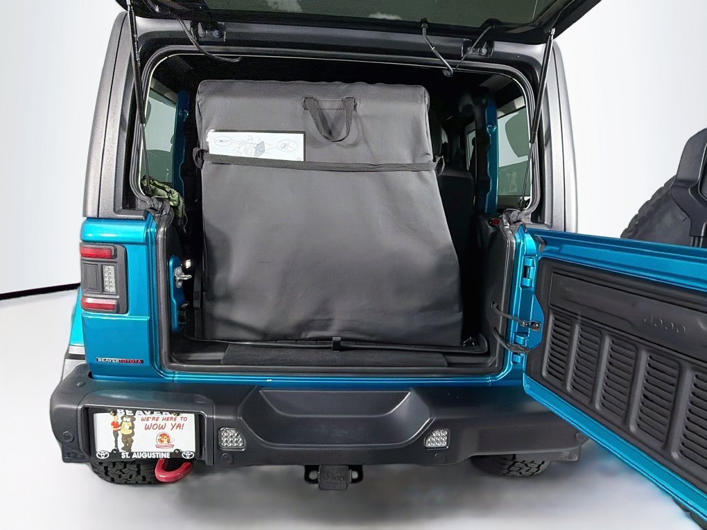 Used 2020  Jeep Rubicon image 24