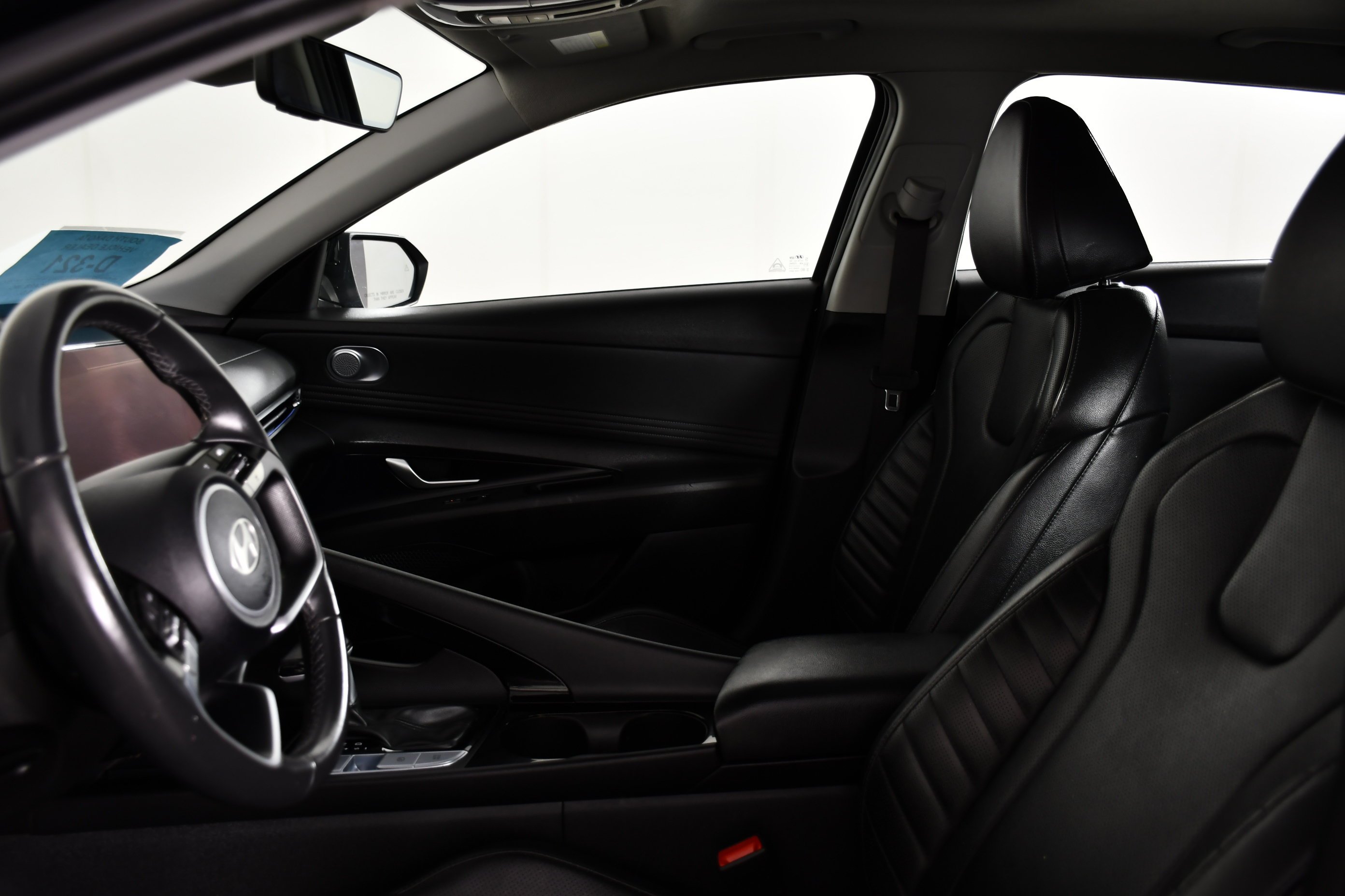 Used 2025 Abyss Black Hyundai Limited image 27