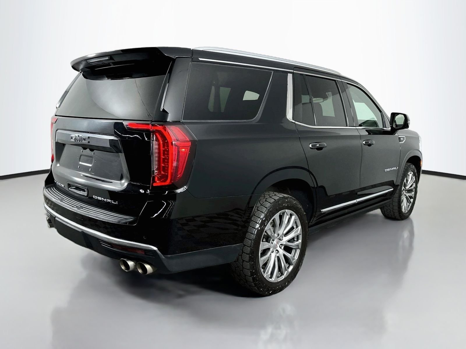 Used 2023 Onyx Black GMC Denali image 8