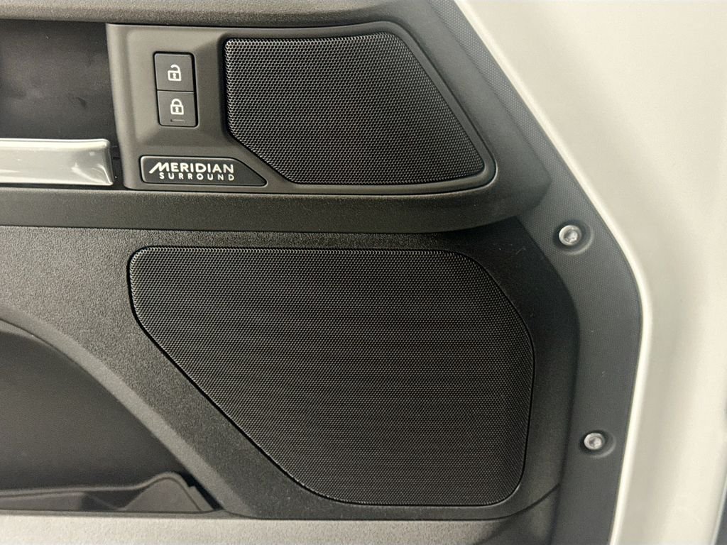 2026 Land Rover Defender V8 - Photo 17