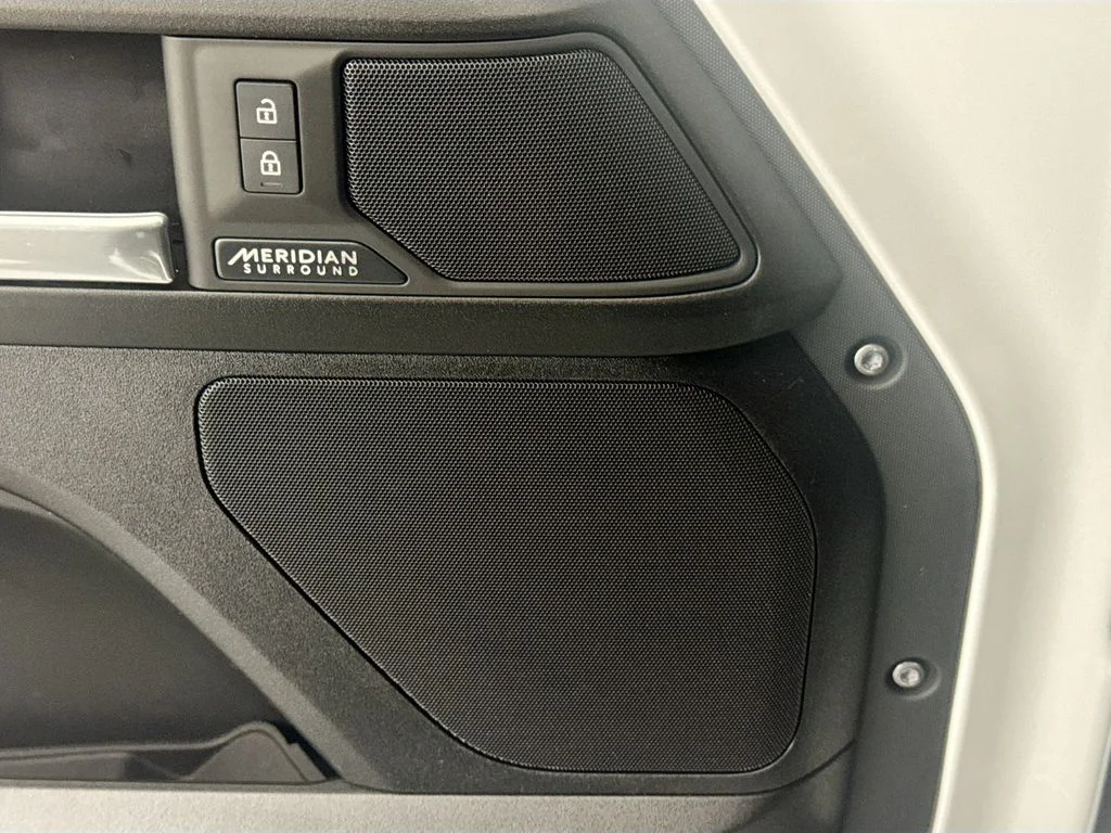 2026 Land Rover Defender V8 - Photo 17