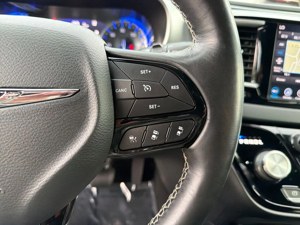 Used 2020 Black Chrysler Touring L Plus image 21