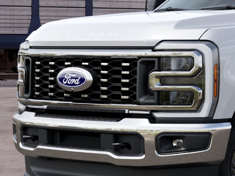 New 2027 Oxford White Ford F-350® XLT image 17