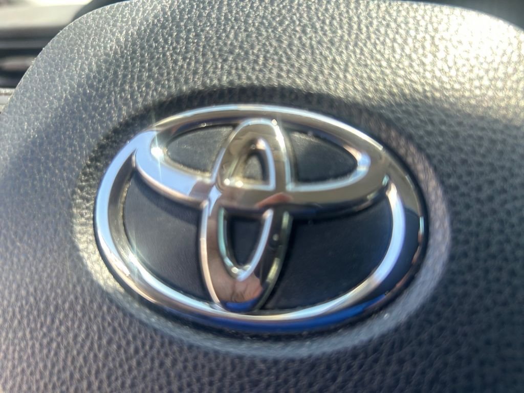 Used 2019 White Toyota LE image 29