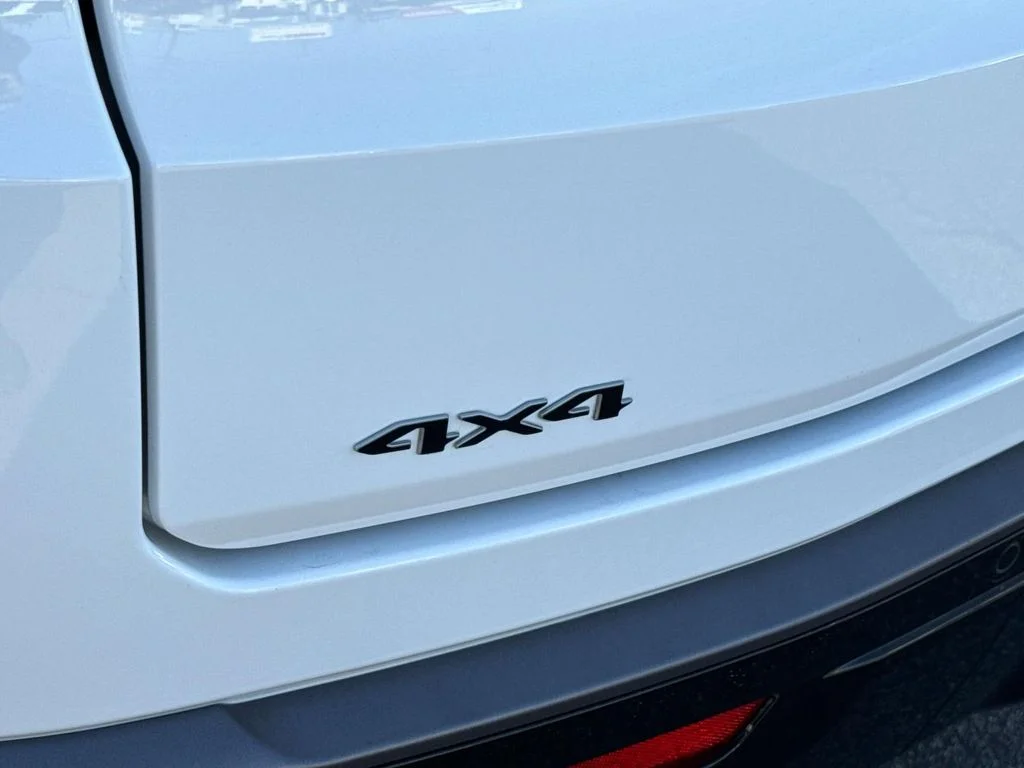 New 2026 White Jeep  image 7