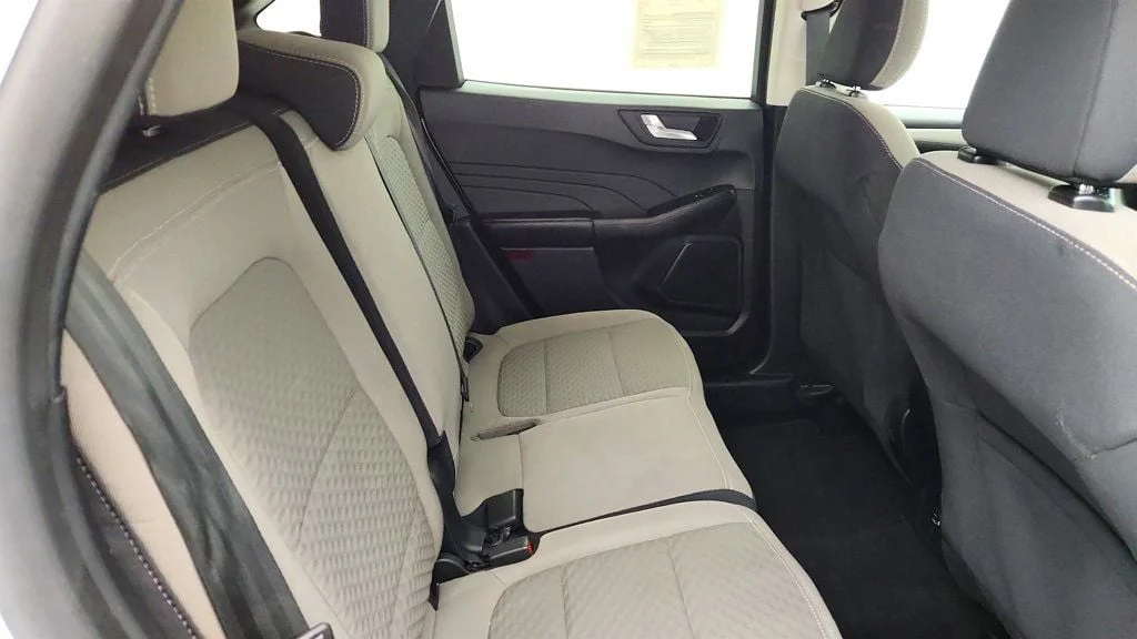 Used 2021 Oxford White Ford SE AWD image 22