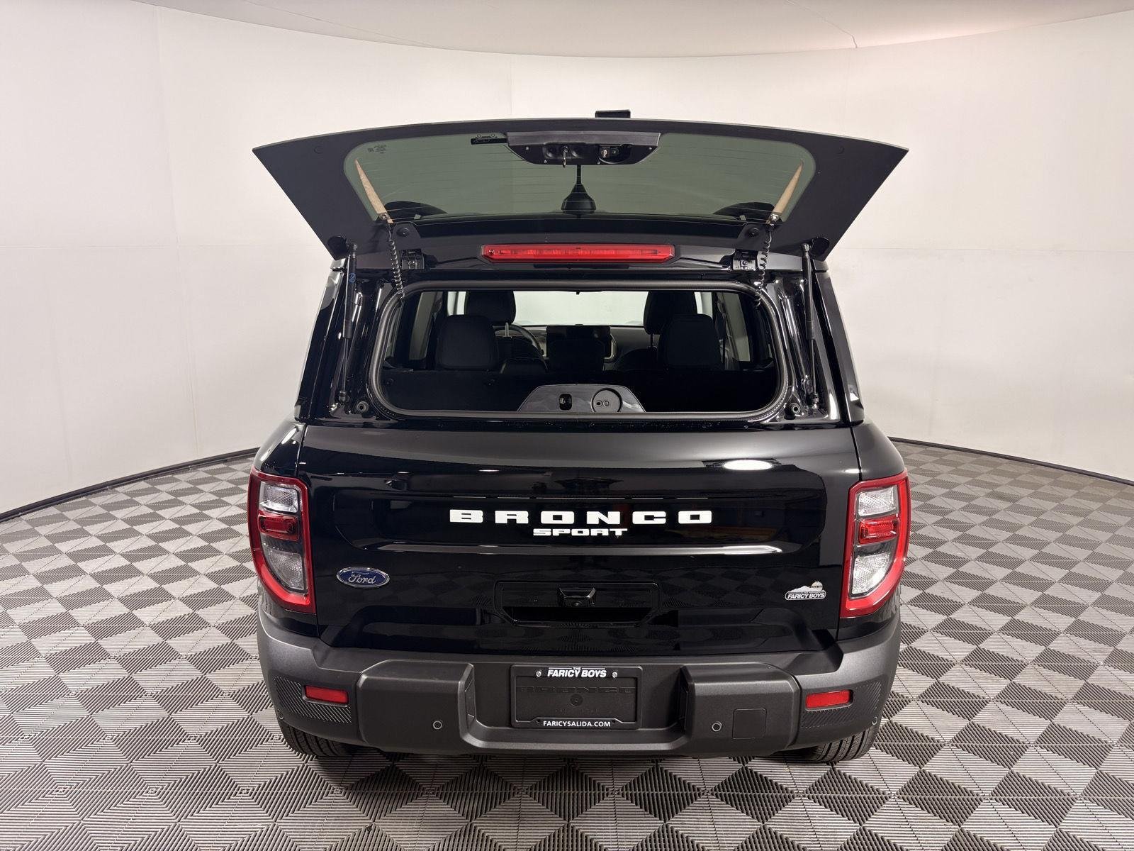 Used 2025 Shadow Black Ford Big Bend image 5