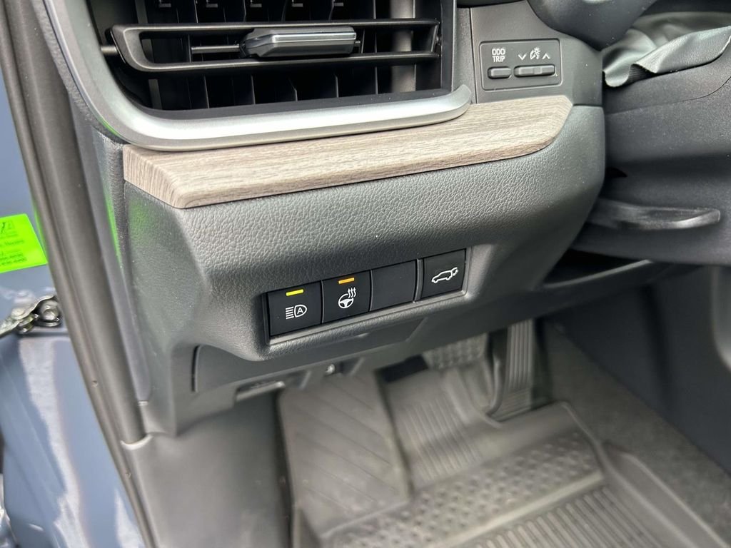Used 2026 White Toyota Platinum image 18