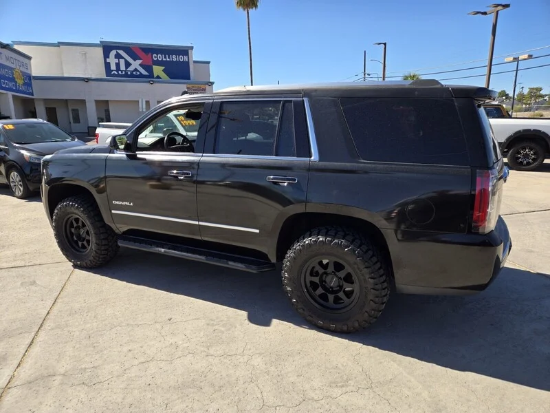 Used 2017 Onyx Black GMC Denali image 3