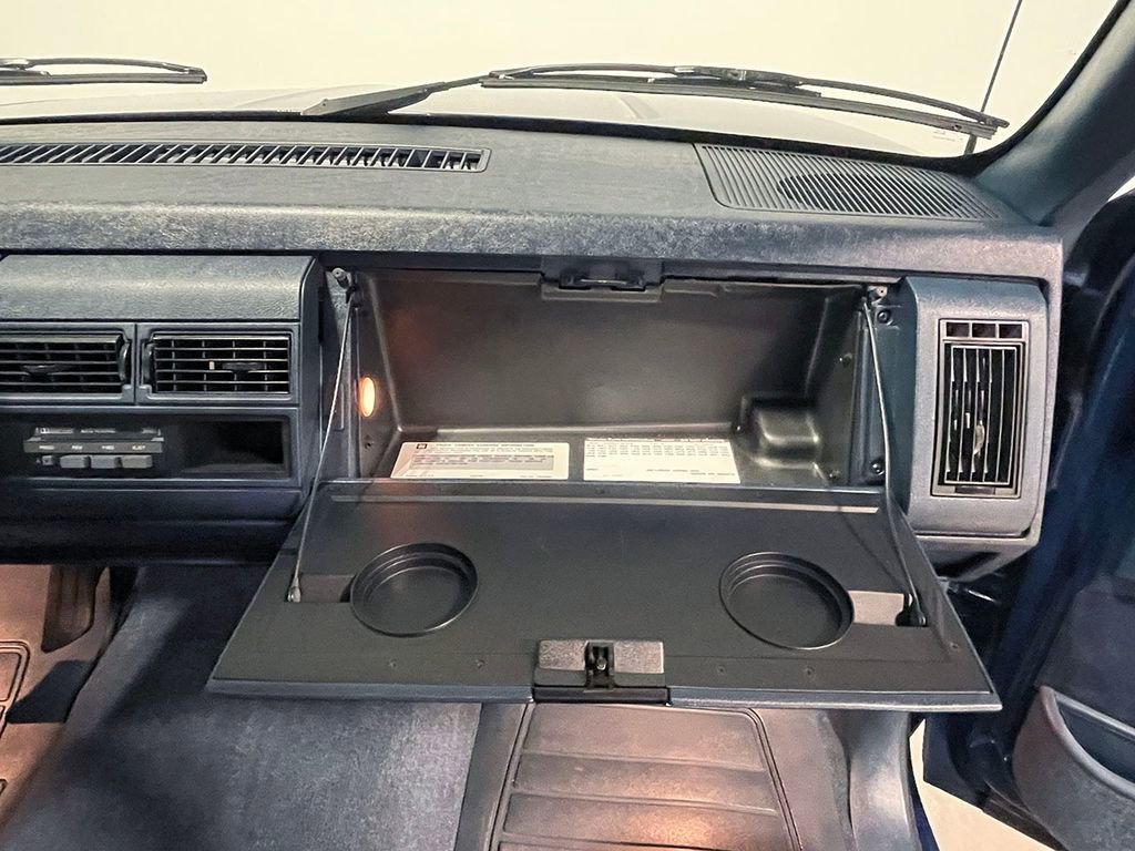 Used 1992  Chevrolet NA image 42
