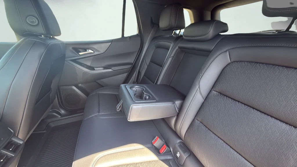 New 2027 Mosaic Black Metallic Chevrolet FWD LT image 36