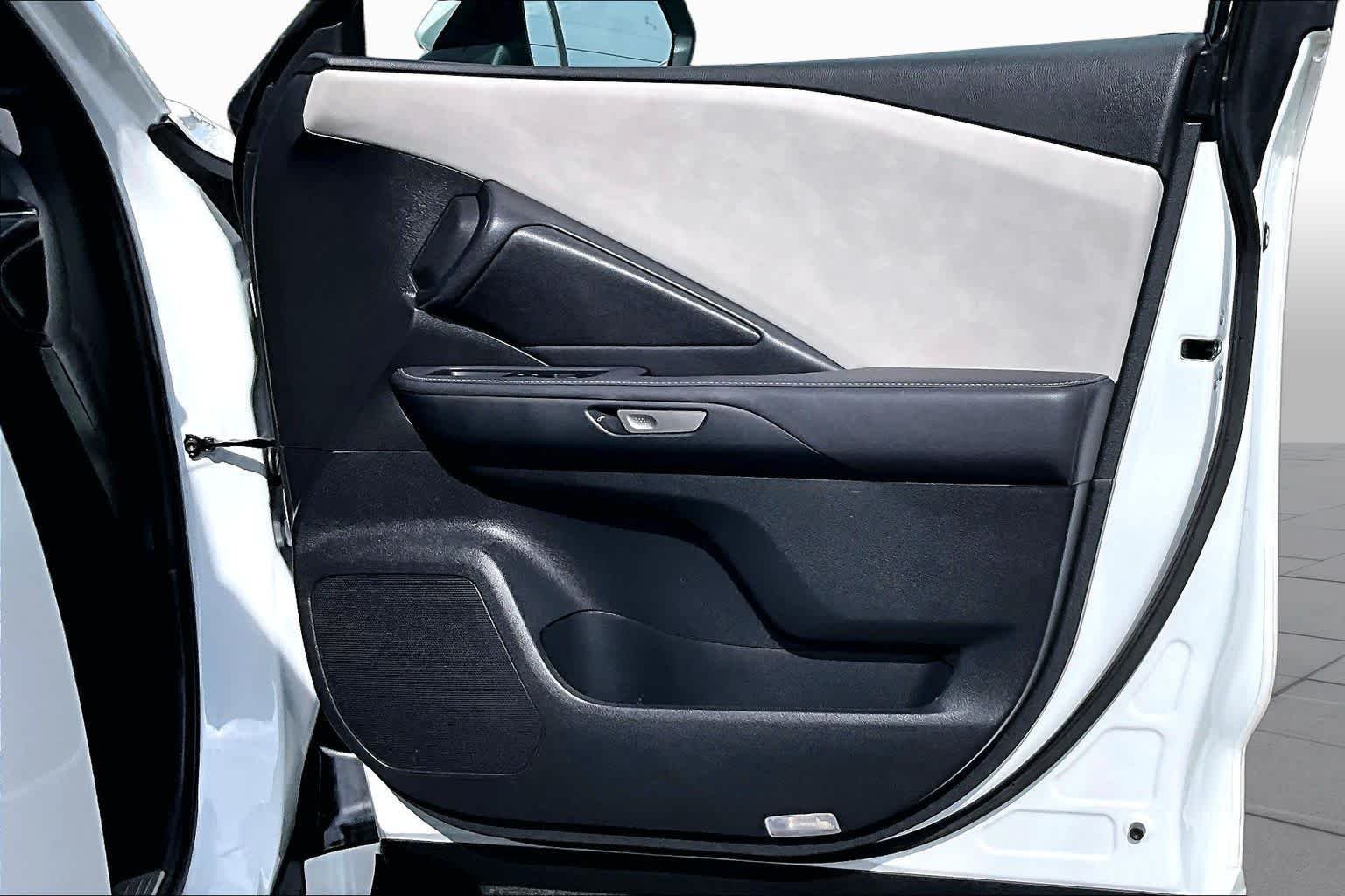 Used 2024 Wind Chill Pearl Lexus Premium image 27