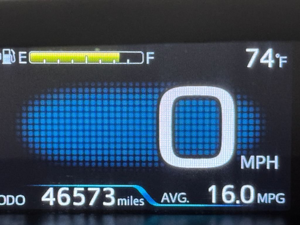 Used 2019 White Toyota Advanced image 16