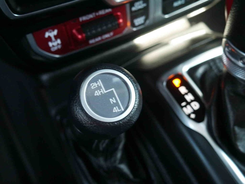 Used 2024 Silver Jeep Rubicon image 32