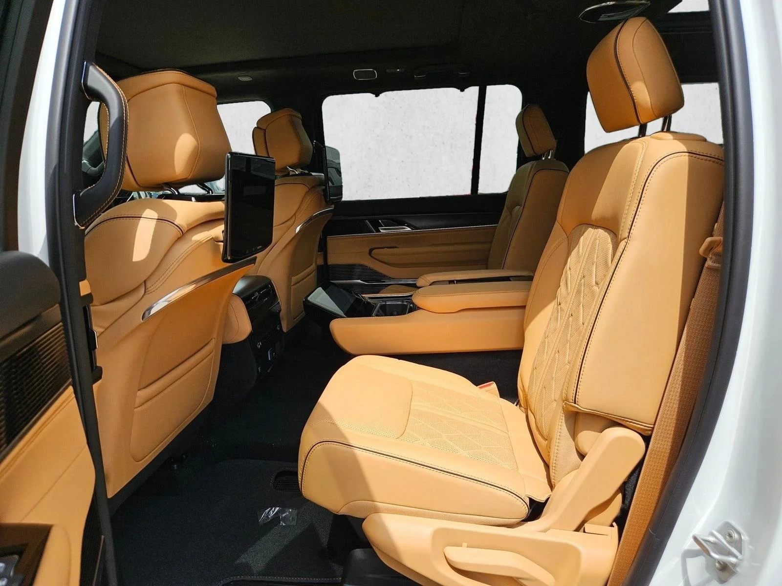 New 2026 Bright White Clearcoat Jeep Summit Reserve image 11