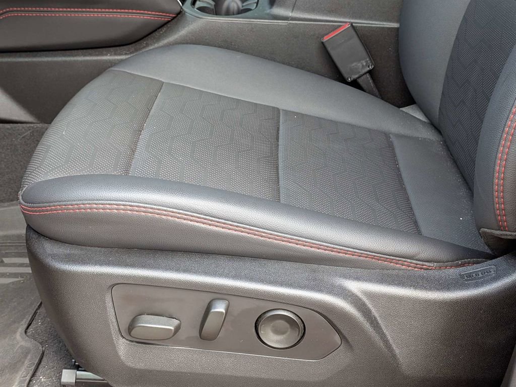 Used 2024 Red Chevrolet Z71 image 20