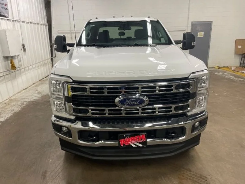 New 2026 Oxford White Ford F-350® XLT image 2