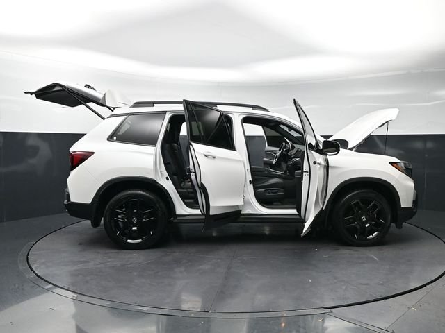 Used 2024  Honda Black Edition image 31