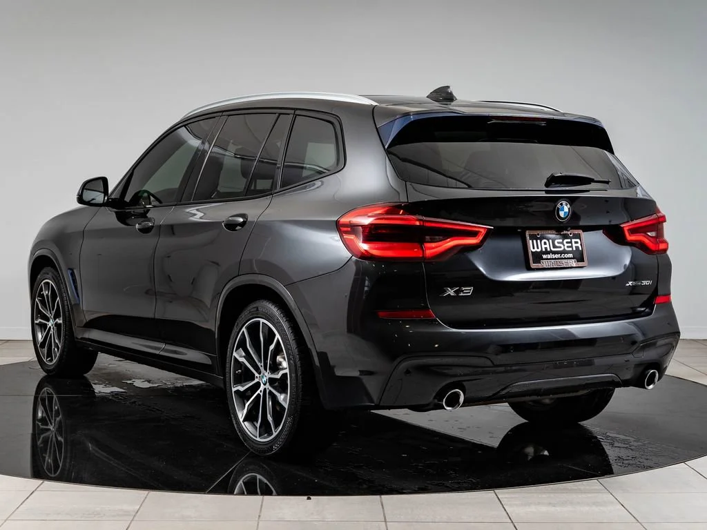 Used 2019 Dark Graphite Metallic BMW xDrive30i image 6
